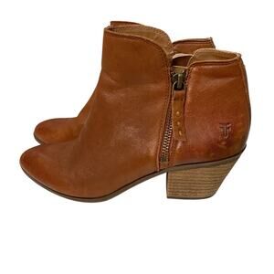 Frye Judith Zip Booties 6M Ankle Block Heel Boho Western Cognac Brown Leather